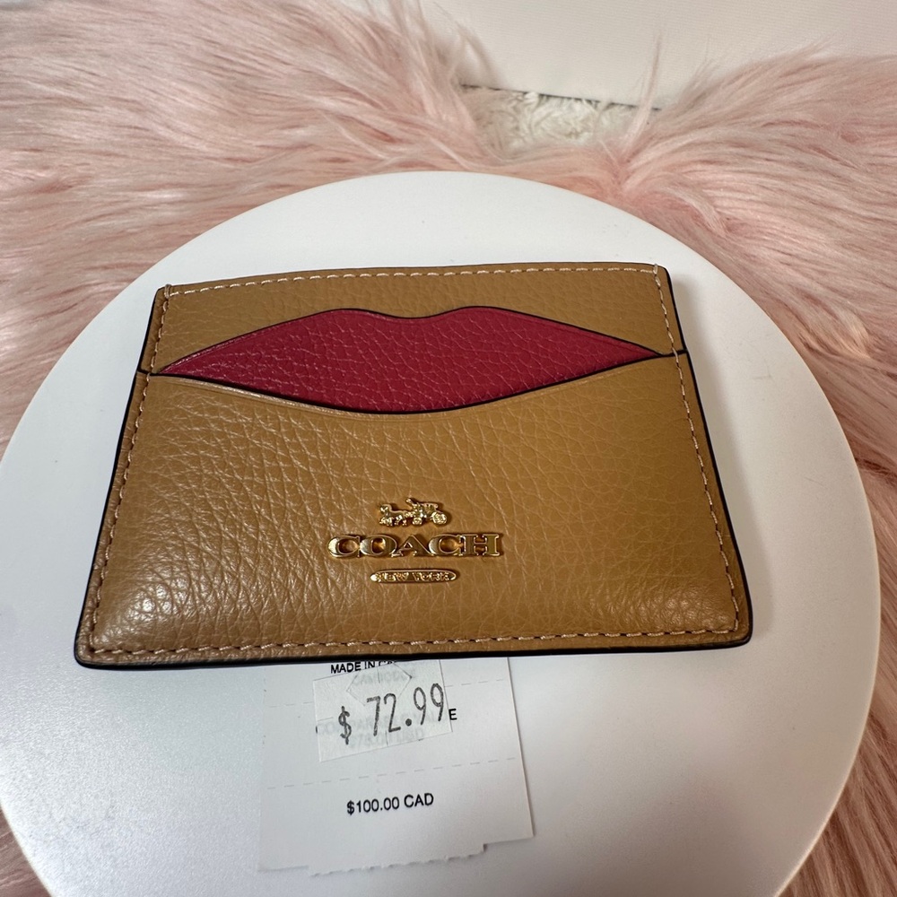 Coach Slim Id Lip Card Case With Lip Print, Gold Latte Multi, NWT - Picture 3 of 3